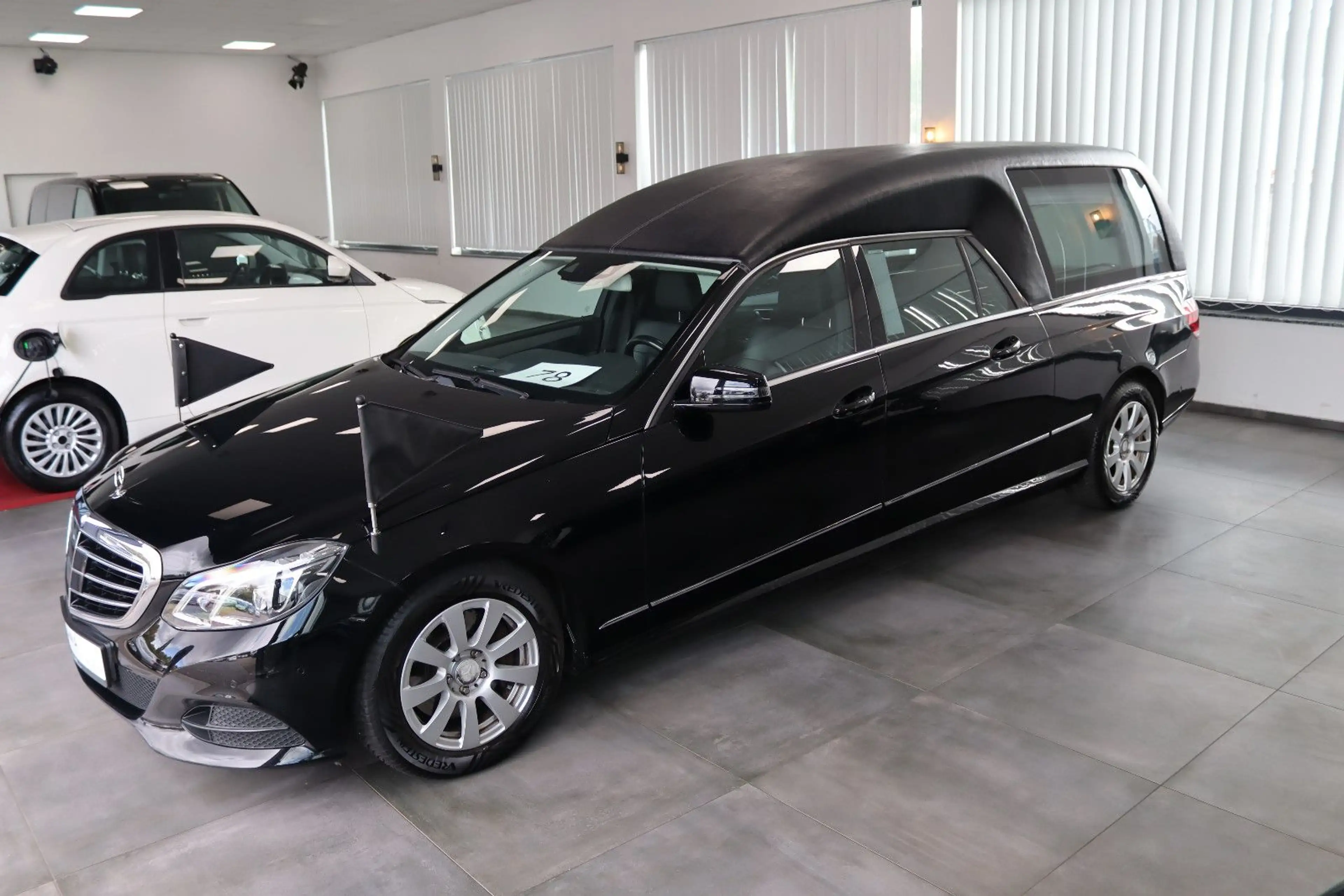 Mercedes-Benz E 300 d Hybrid Bestattungswagen / Leichenwagen