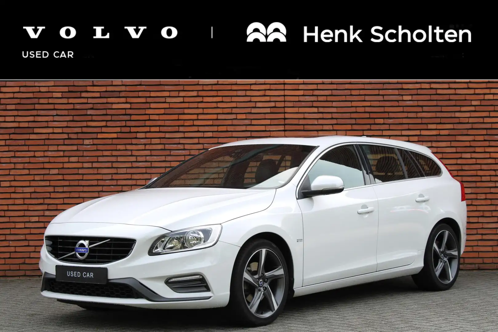 Volvo V60 T3 152PK R-Design, Trekhaak, Schuikanteldak, Elekt Weiß - 1