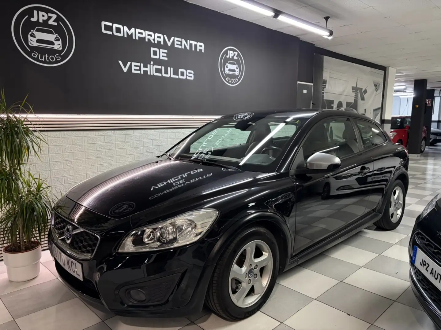 Volvo C30 1.6D DRIVe Momentum 115 Negro - 1