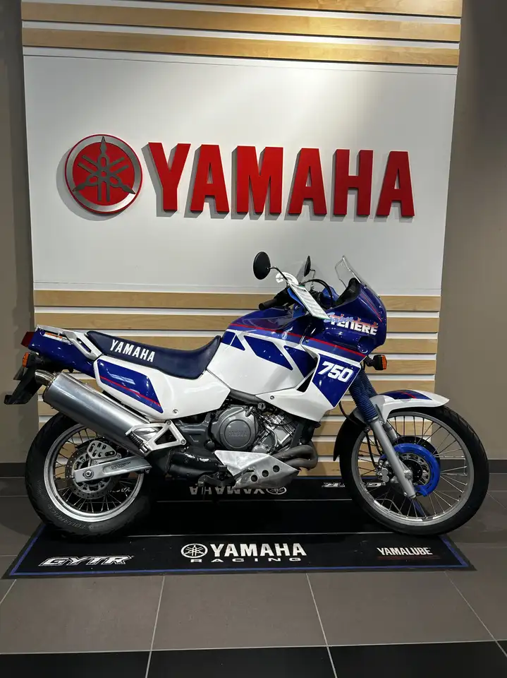 Yamaha XTZ 750