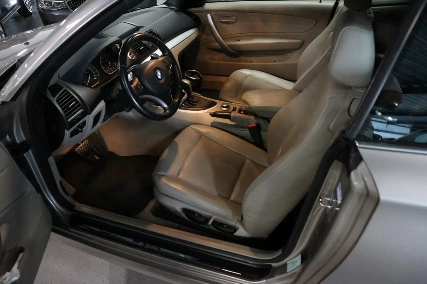 BMW 125 1-serie Cabrio 125i Automaat / F1 / VOLLE AUTO ! / Šedá - 2