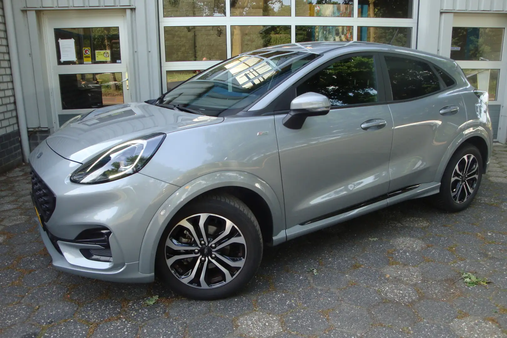 Ford Puma 1.0 EcoBoost Hybrid ST-Line X Grijs - 1