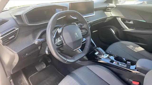 Peugeot 2008 view 8