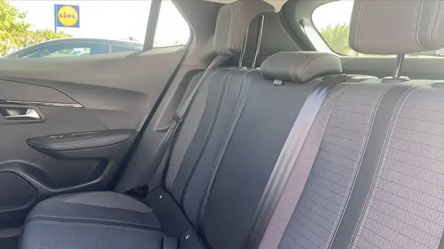 Peugeot 2008 view 9