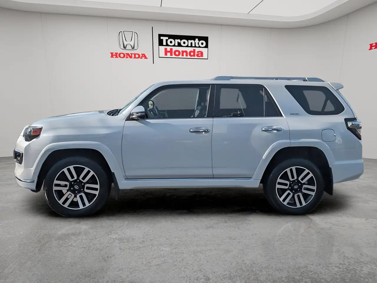 Toyota 4-Runner снимка Toyota 4-Runner