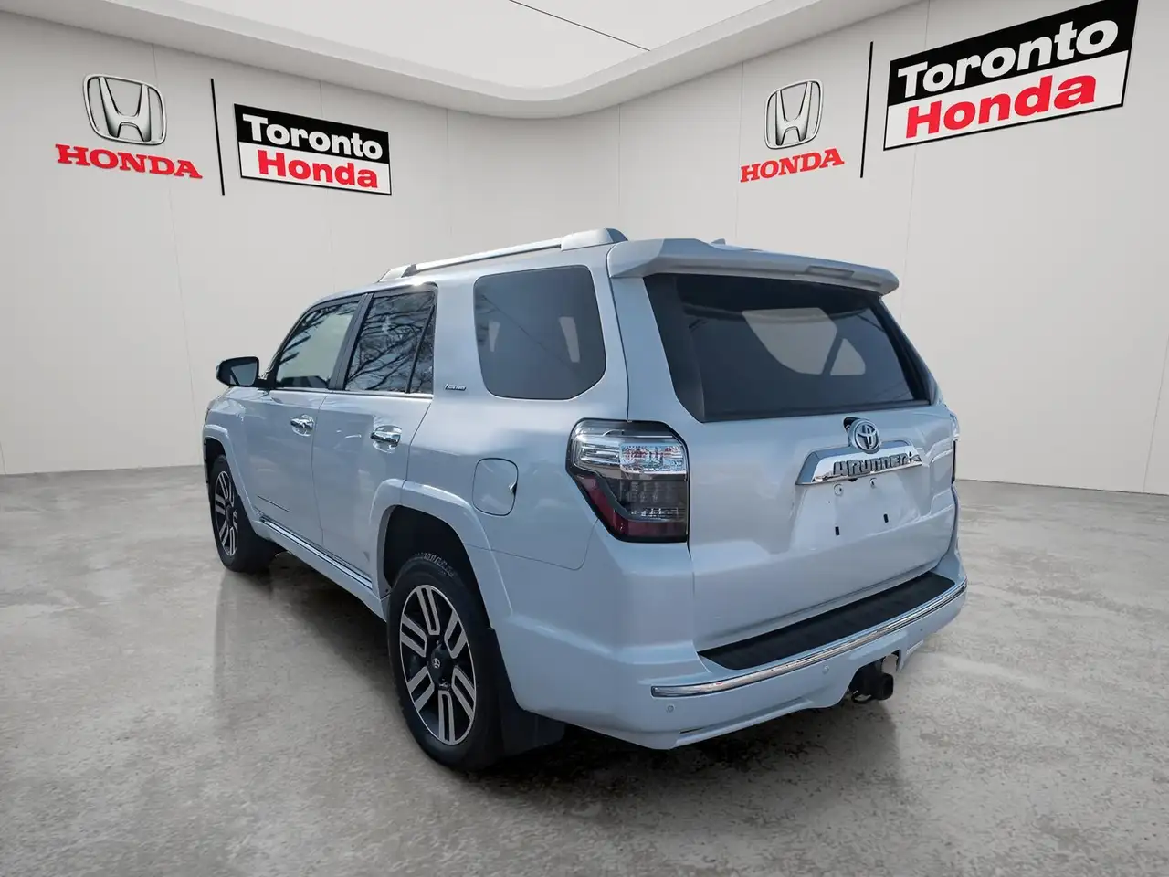 Toyota 4-Runner снимка Toyota 4-Runner