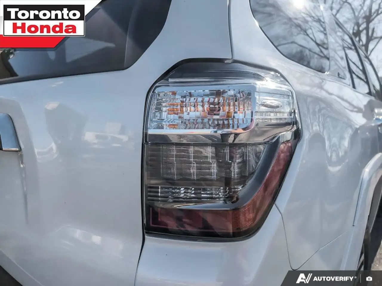 Toyota 4-Runner снимка Toyota 4-Runner