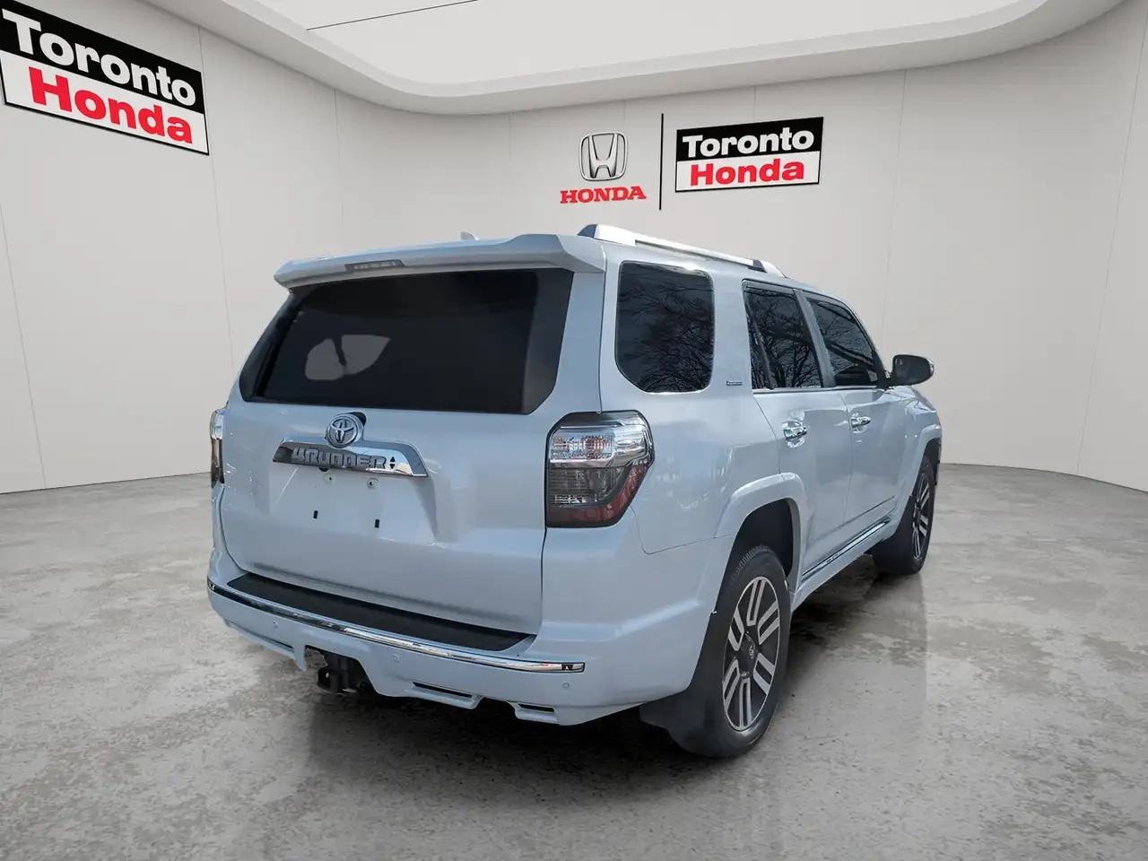 Toyota 4-Runner снимка Toyota 4-Runner