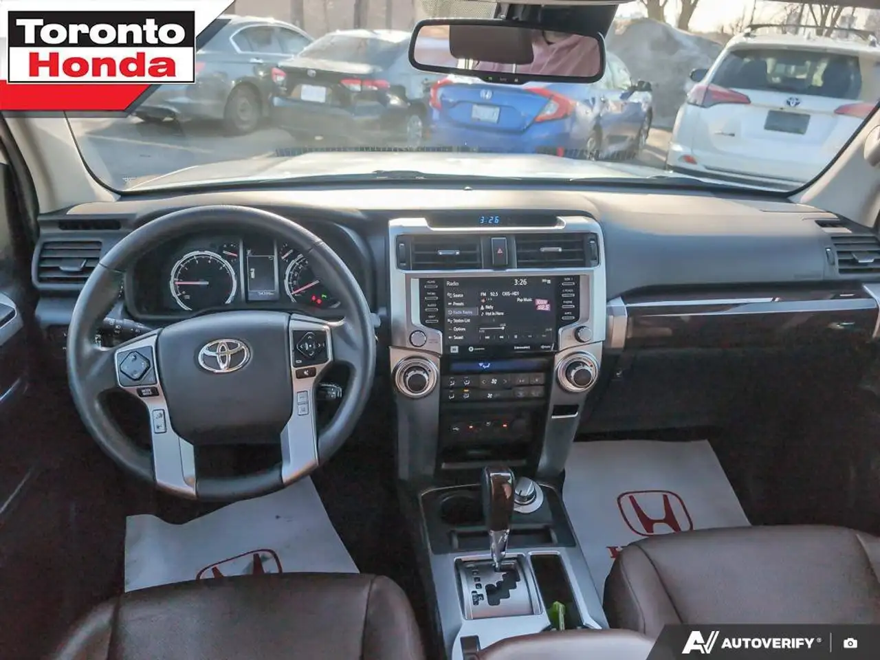 Toyota 4-Runner снимка Toyota 4-Runner