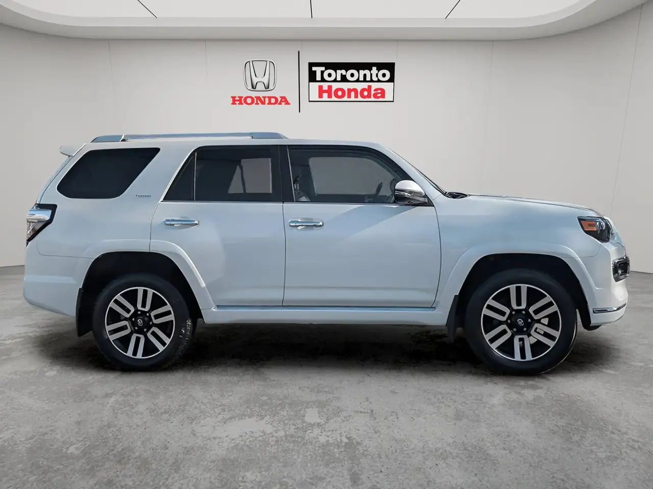 Toyota 4-Runner снимка Toyota 4-Runner