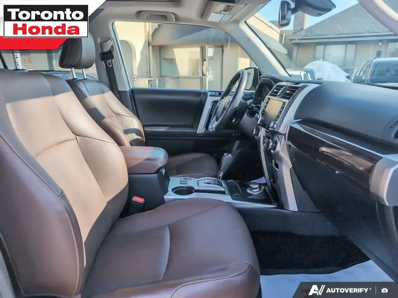 Toyota 4-Runner снимка Toyota 4-Runner