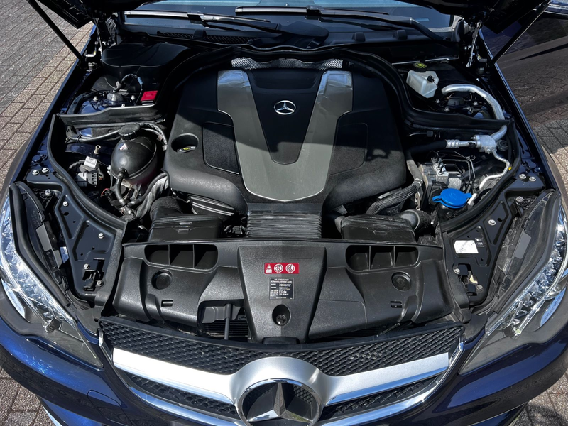 Mercedes-Benz E 350 Cabrio BlueTec / d AMG — photo 4