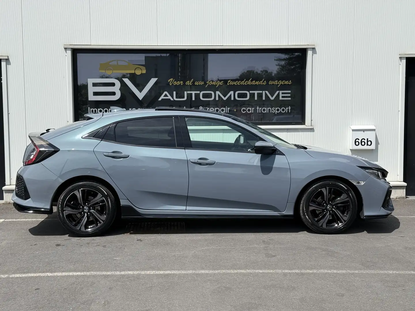Honda Civic 1.5 i-VTEC SPORT PLUS - AUTOMAAT - PANO - Assist Šedá - 2