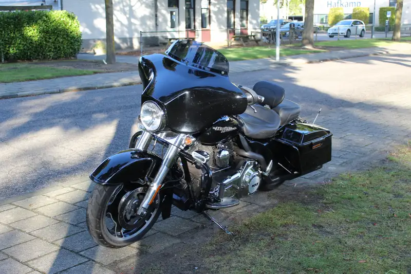 Harley-Davidson Street Glide - foto 5
