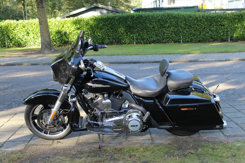 Harley-Davidson Street Glide - foto 3