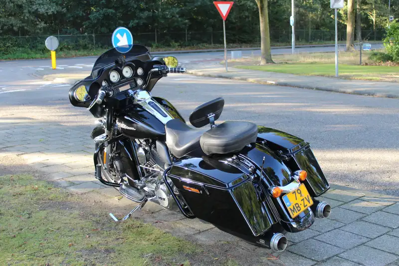Harley-Davidson Street Glide - foto 6