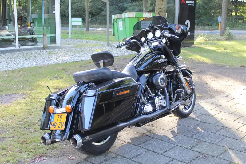 Harley-Davidson Street Glide - foto 7
