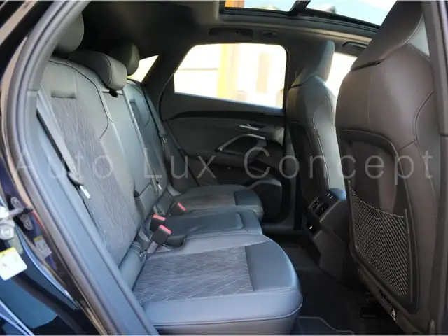 Audi Q5 view 9