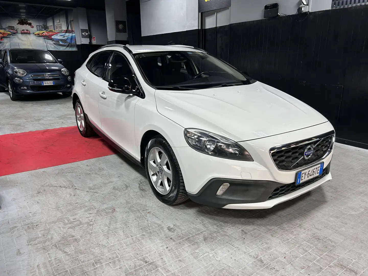 Volvo V40 Cross Country V40 II 2012 Cross Country 1.6 d2 Momentum Bianco - 2