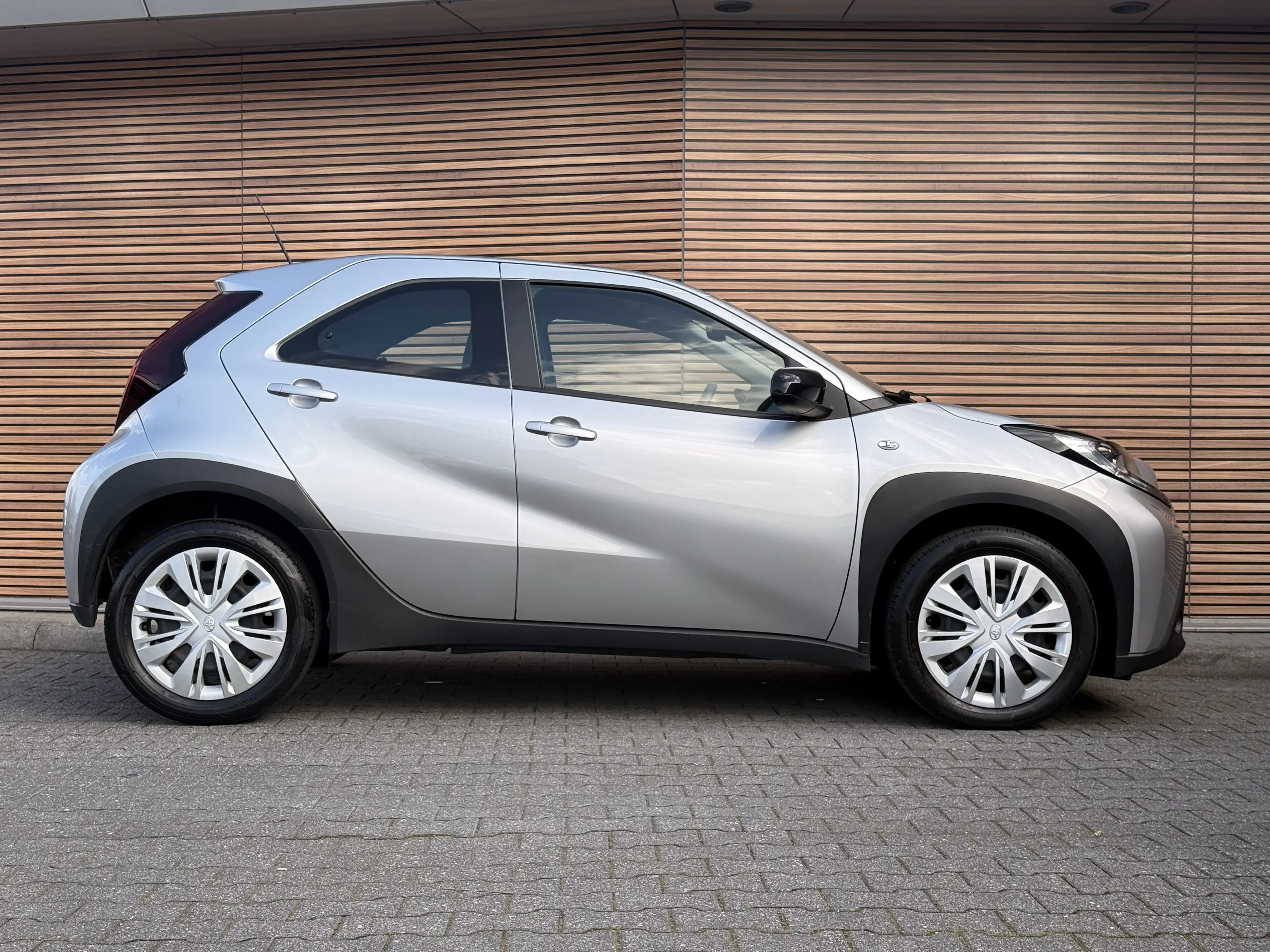 Toyota Aygo X 1.0 VVT-i MT Play — photo 6