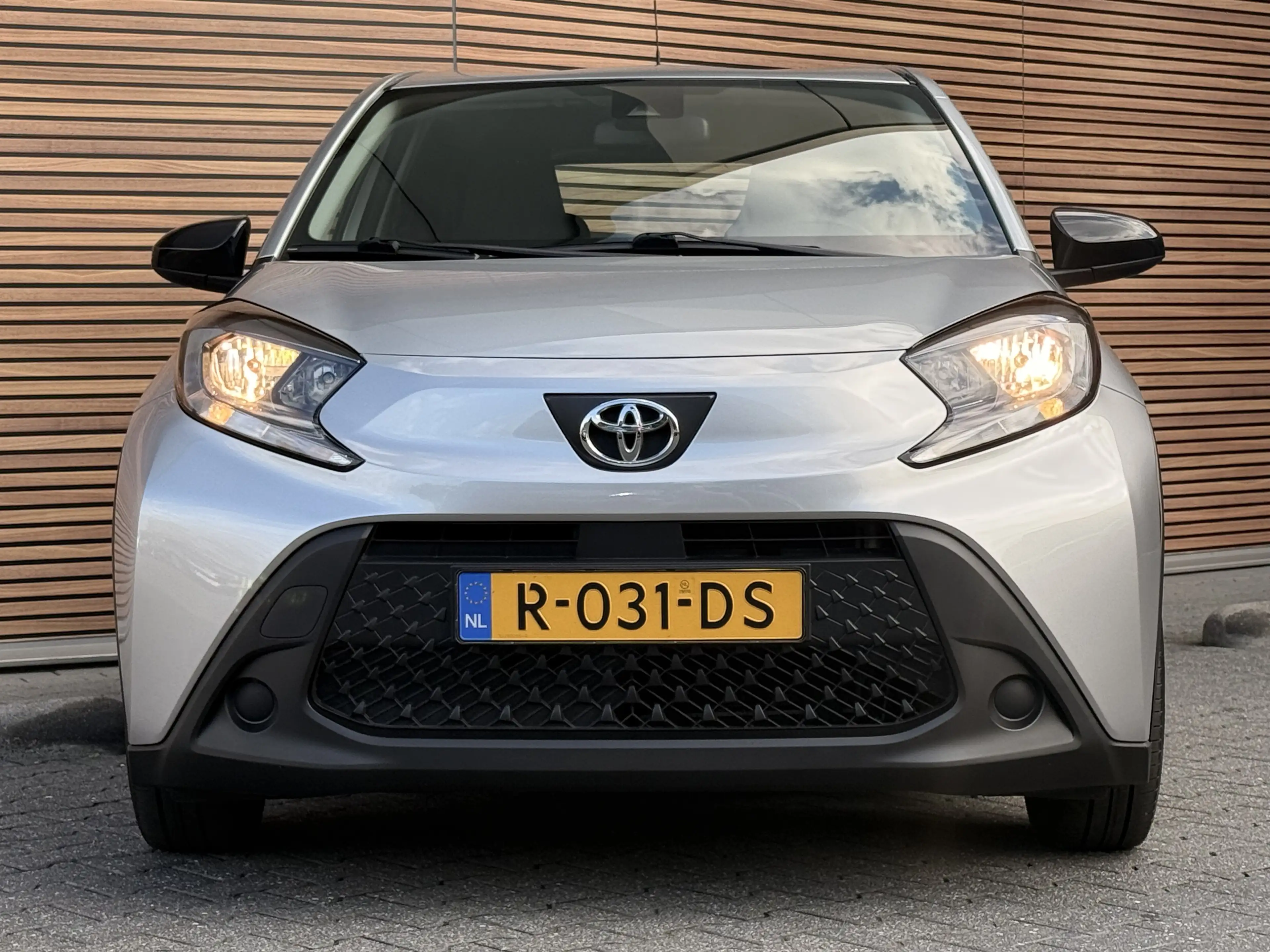 Toyota Aygo X 1.0 VVT-i MT Play — photo 8