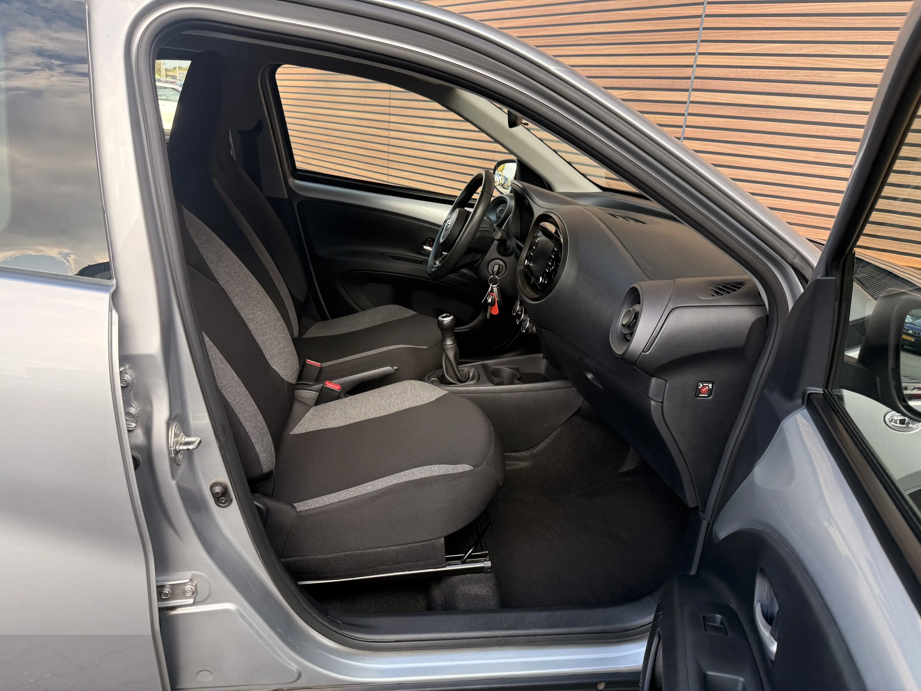 Toyota Aygo X 1.0 VVT-i MT Play — photo 32