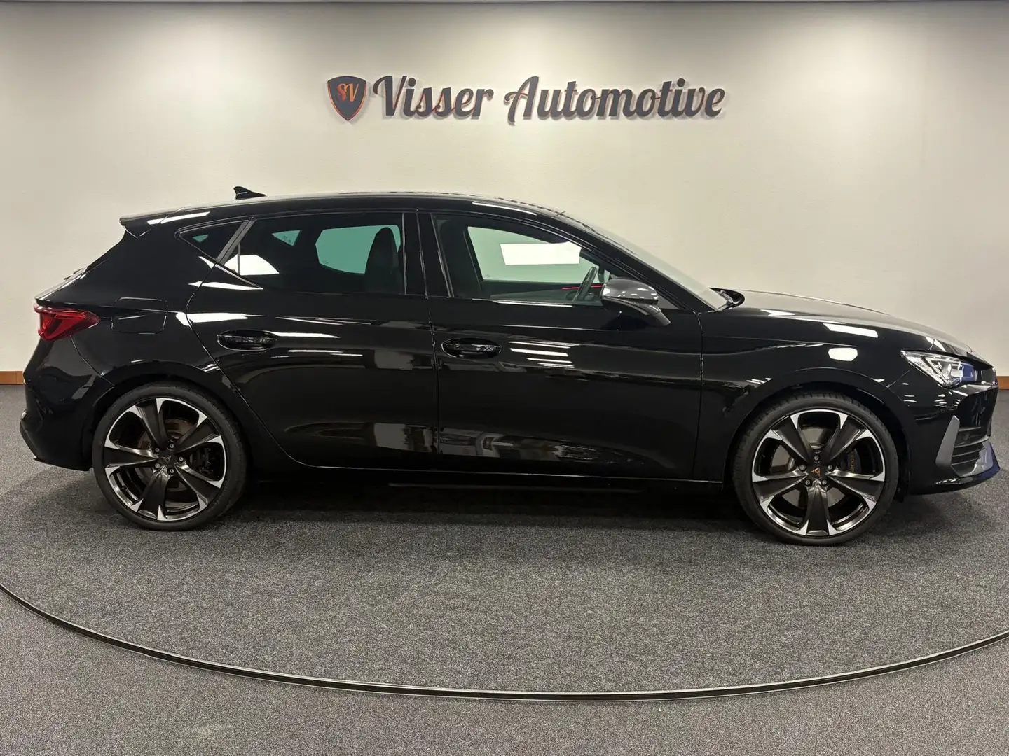 CUPRA Leon 1.4 e-Hybrid VZ 225PK*Cruise-Control*Navi*Led* Zwart - 2