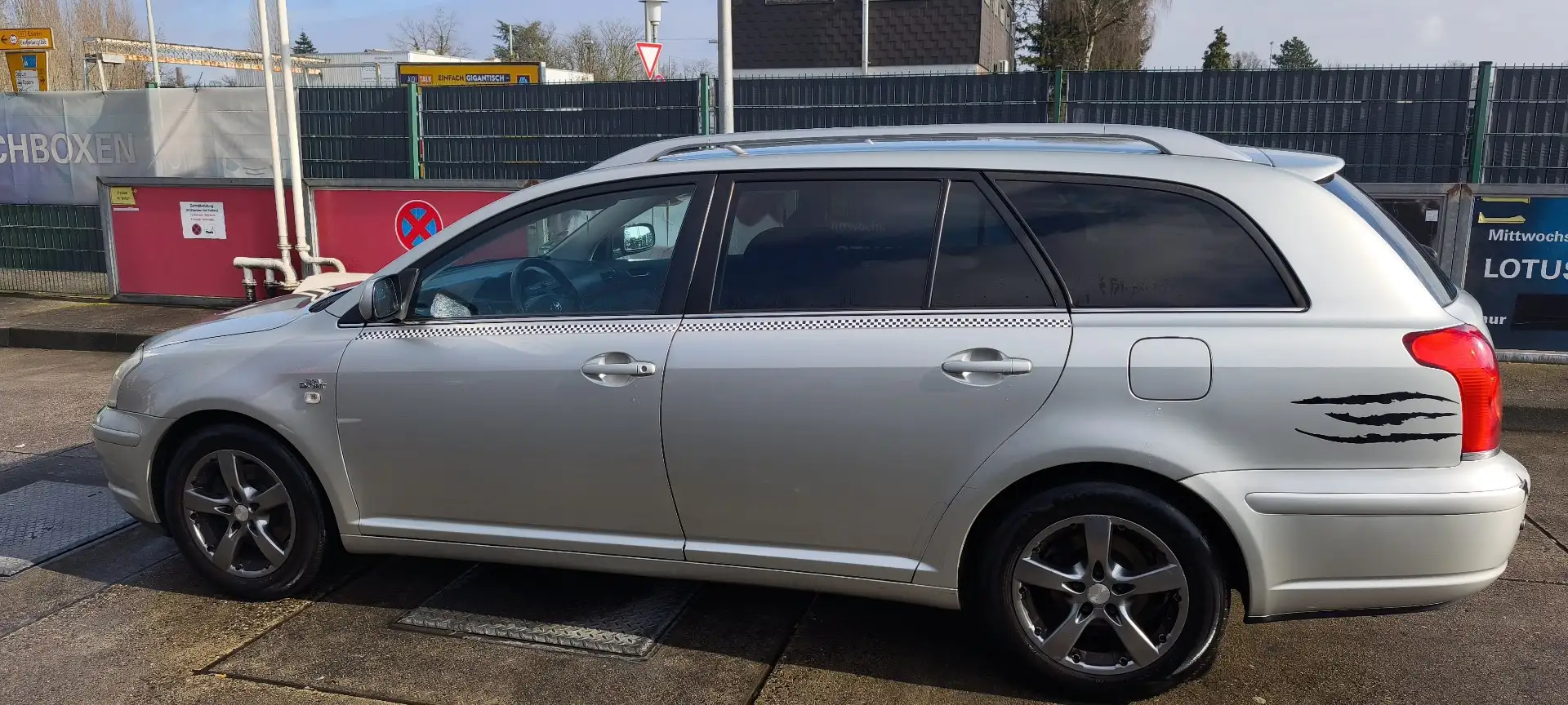 Toyota Avensis 2.2 D-CAT Combi Executive - 2