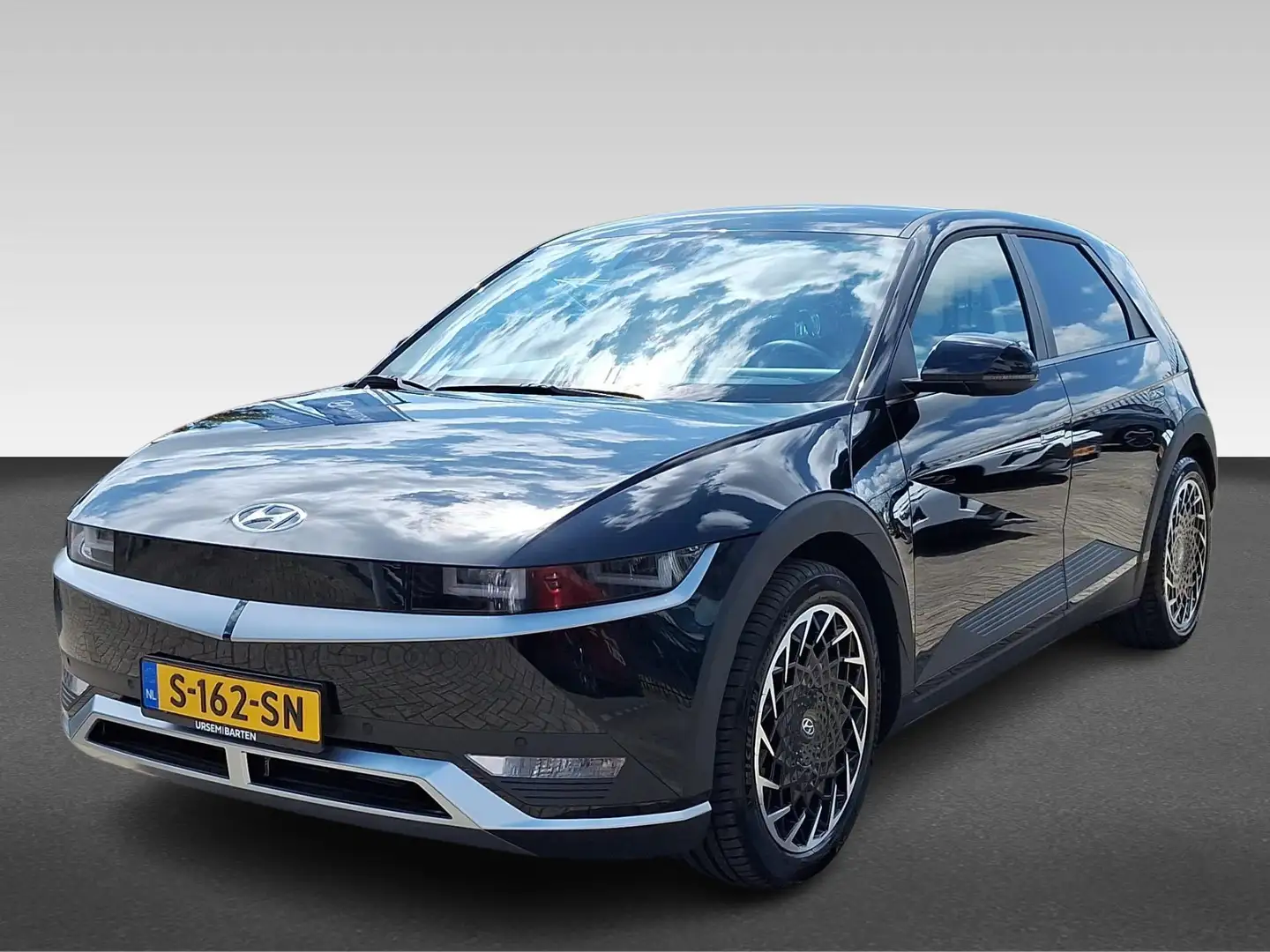 Hyundai IONIQ 5 Connect+ 77.4 kWh Bose Audio | Trekhaak | Stoel / Noir - 1