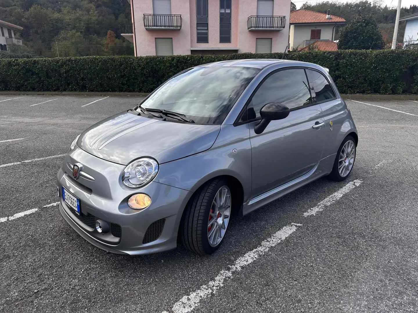 Abarth 695 695 1.4 16v t. t-jet Tributo Ferrari 180cv MTA Šedá - 1