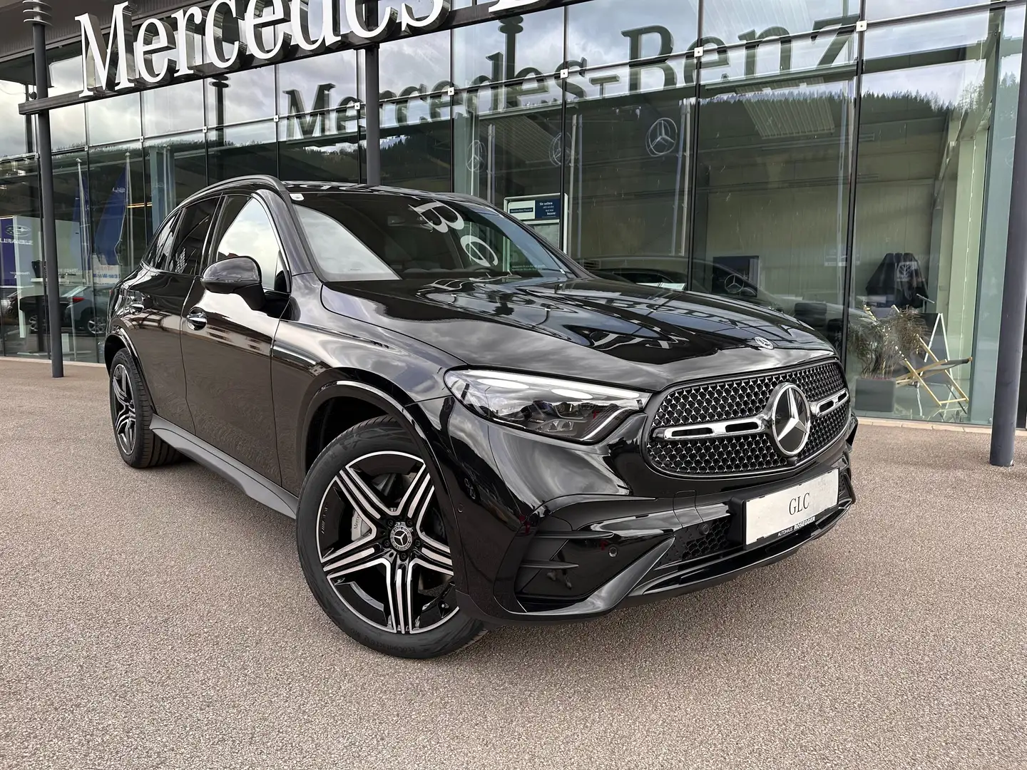 Mercedes-Benz GLC 200 d 4Matic *AMG-Line Premium*Night*AHV* Noir - 2