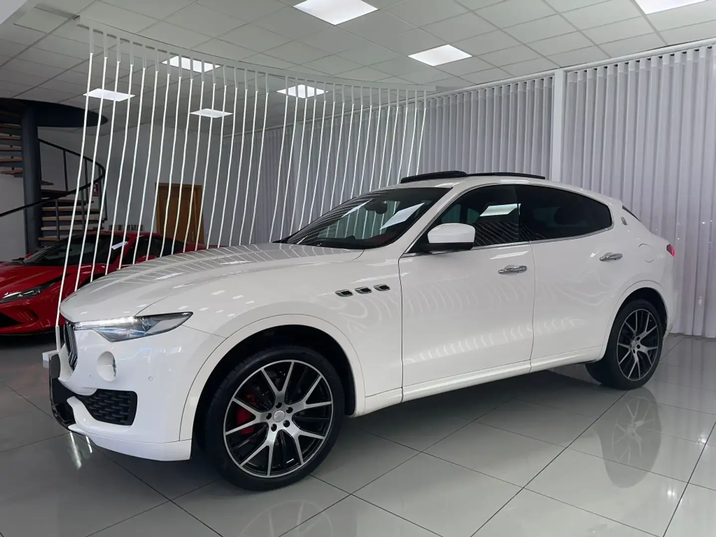 Maserati Levante Diesel Aut. Blanc - 2