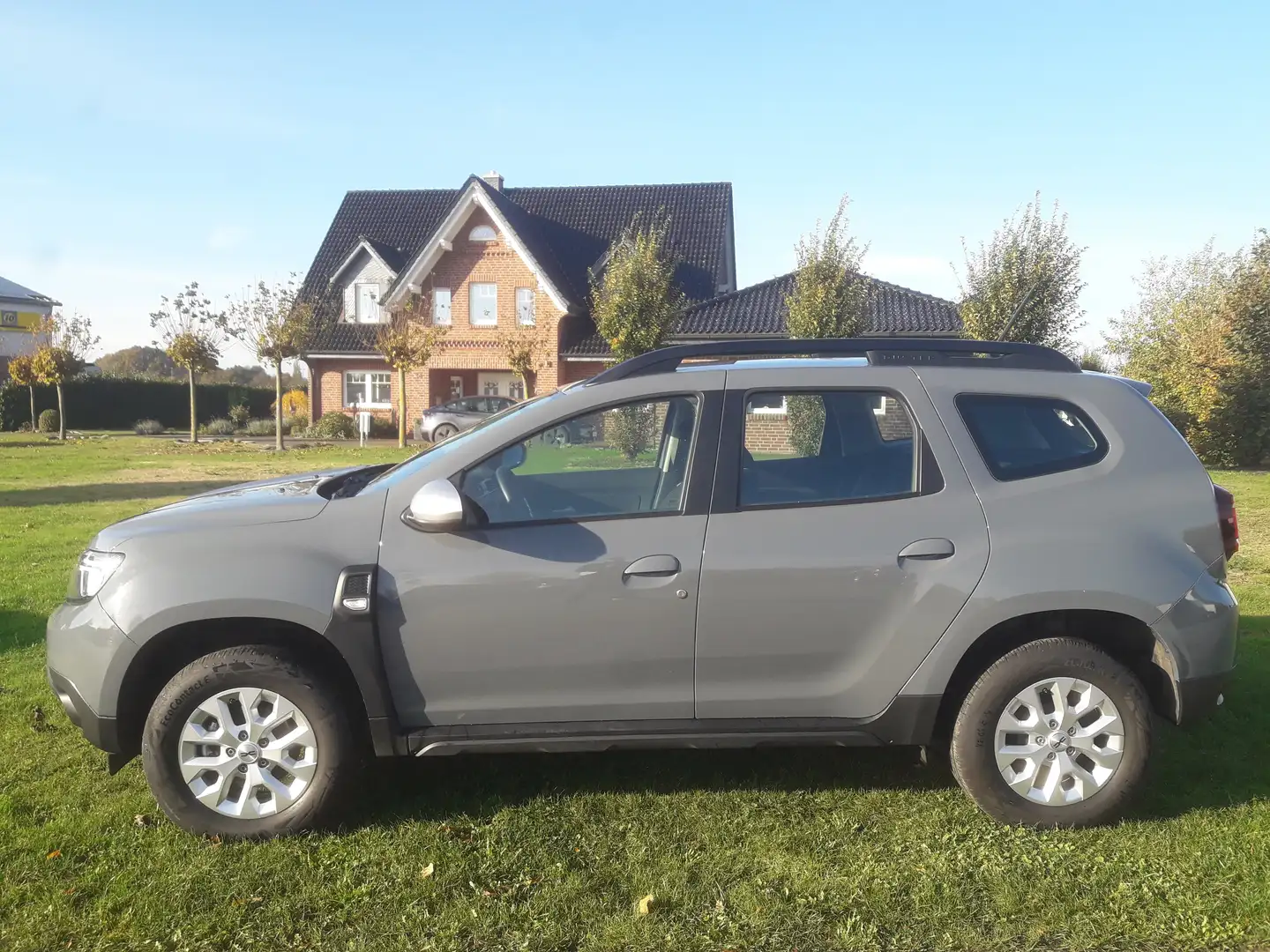 Dacia Duster Expression Grau - 1