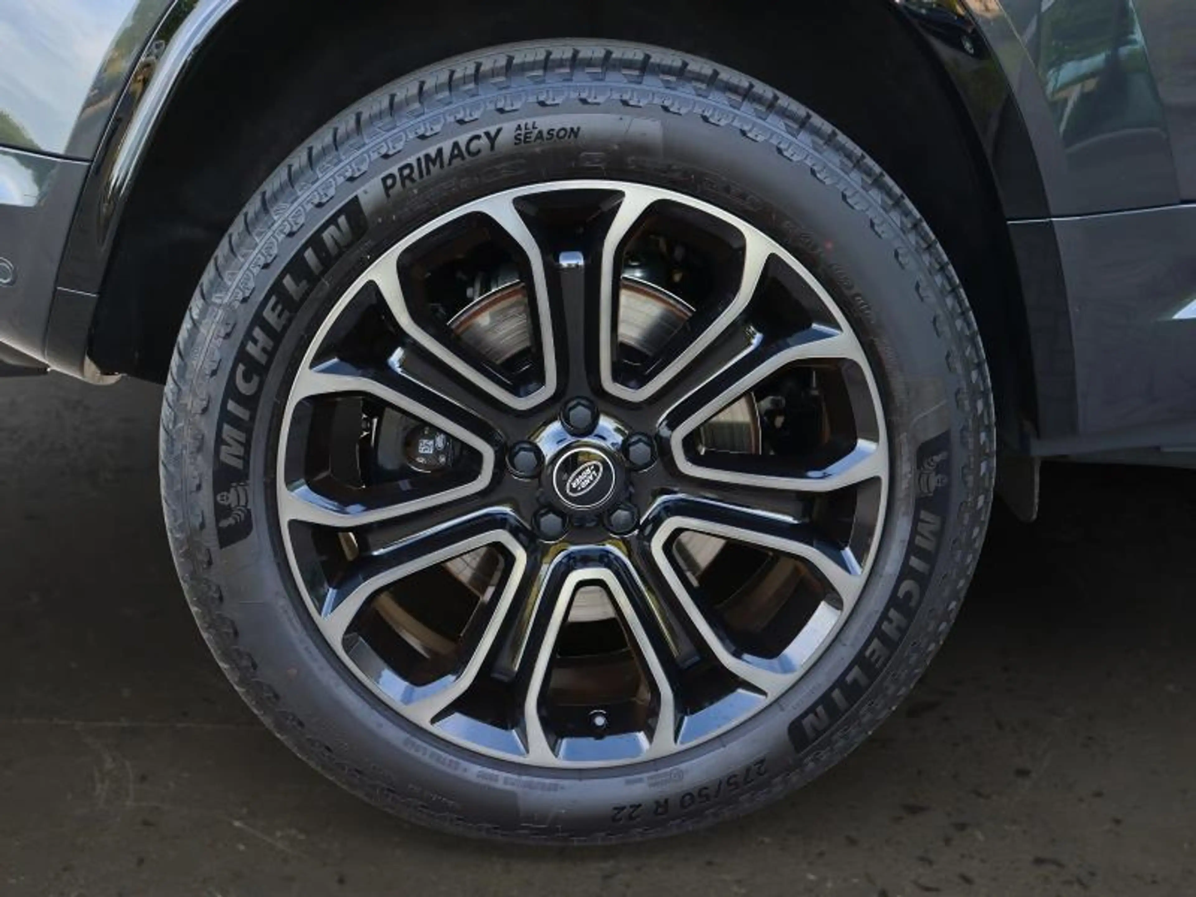 Land Rover Defender 110 P635 OCTA Edition One V8 Warranty until03/2030 — photo 10