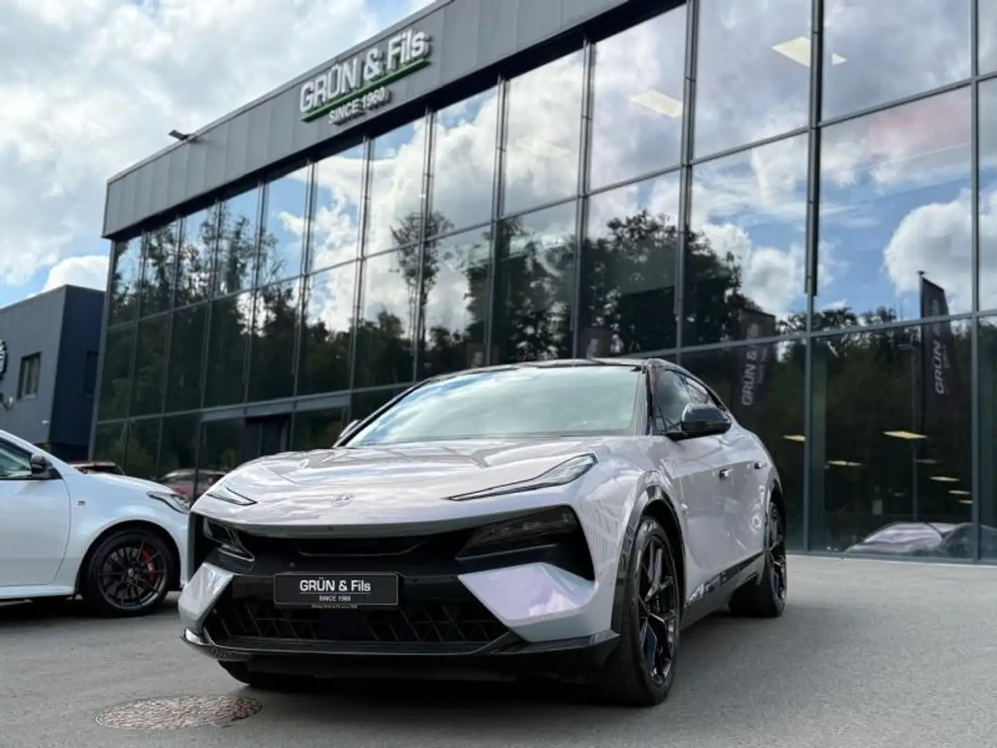 Lotus Eletre R 918 Grey - 1