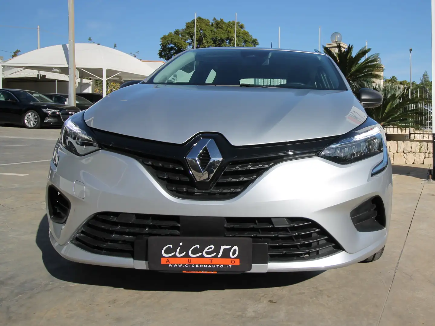 Renault Clio 1.0 tce Life 90cv | 28000km | 2022 Plateado - 2