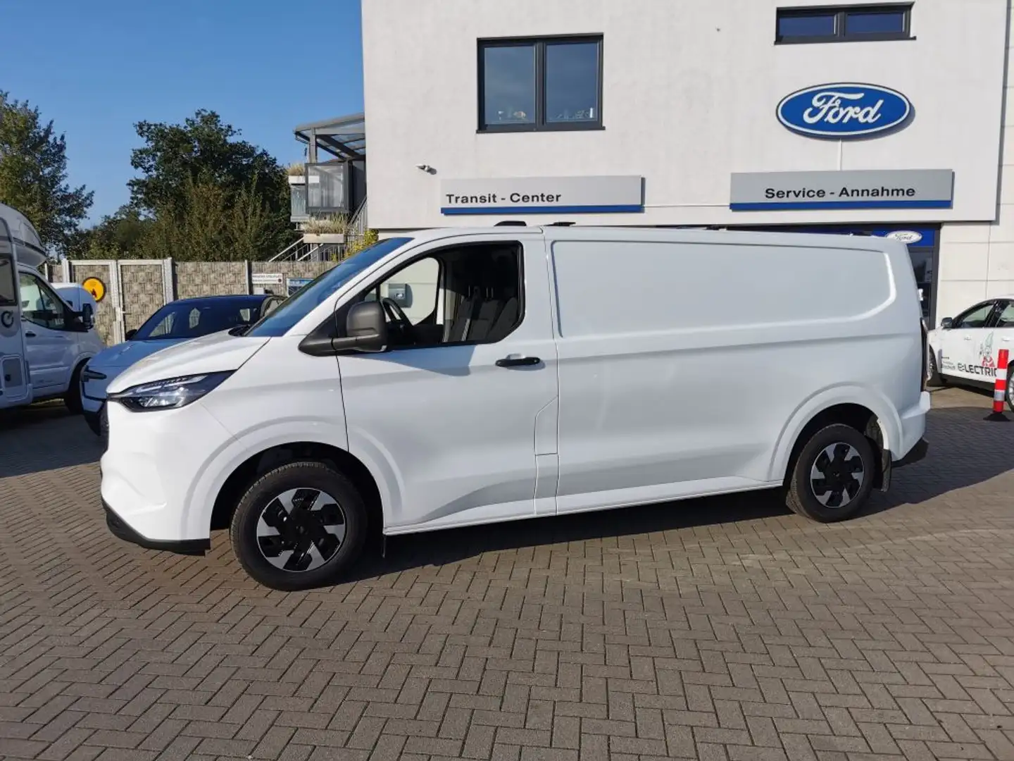 Ford E-Transit e-Transit Custom 320 L2H1 LKW HA Trend Weiß - 2
