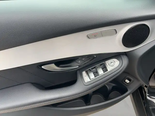Mercedes-Benz GLC view 12