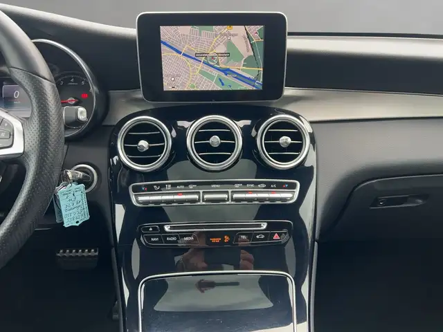 Mercedes-Benz GLC view 11