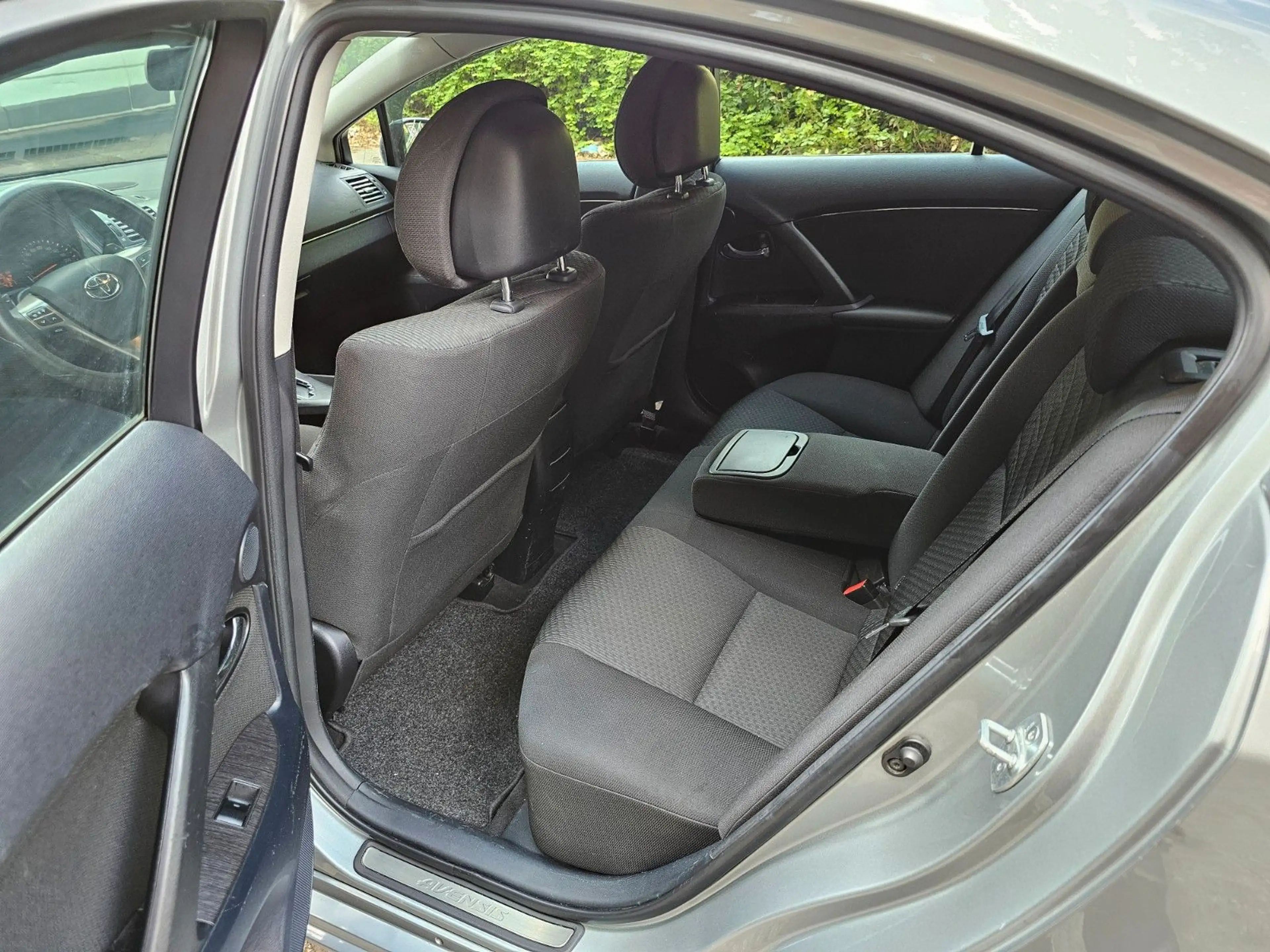 Toyota Avensis Executive Automatik — photo 9