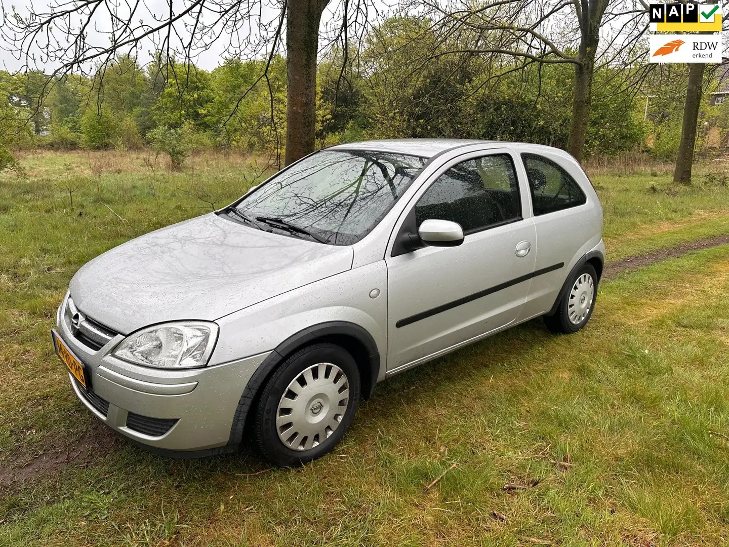 Opel Corsa 1.4-16V Enjoy apk t/m 27-08-2025 Grijs - 1
