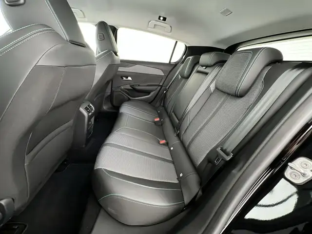 Peugeot 308 view 8