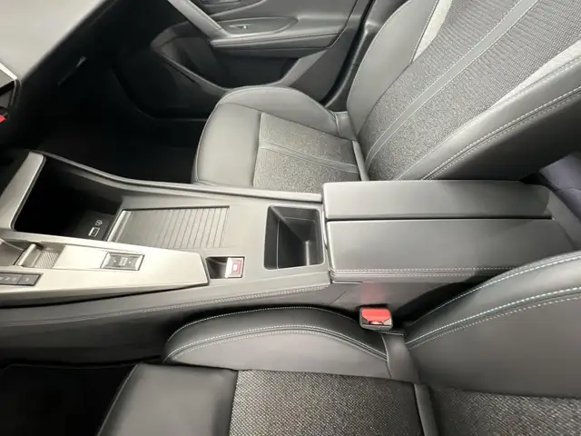 Peugeot 308 view 14