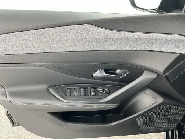 Peugeot 308 view 11