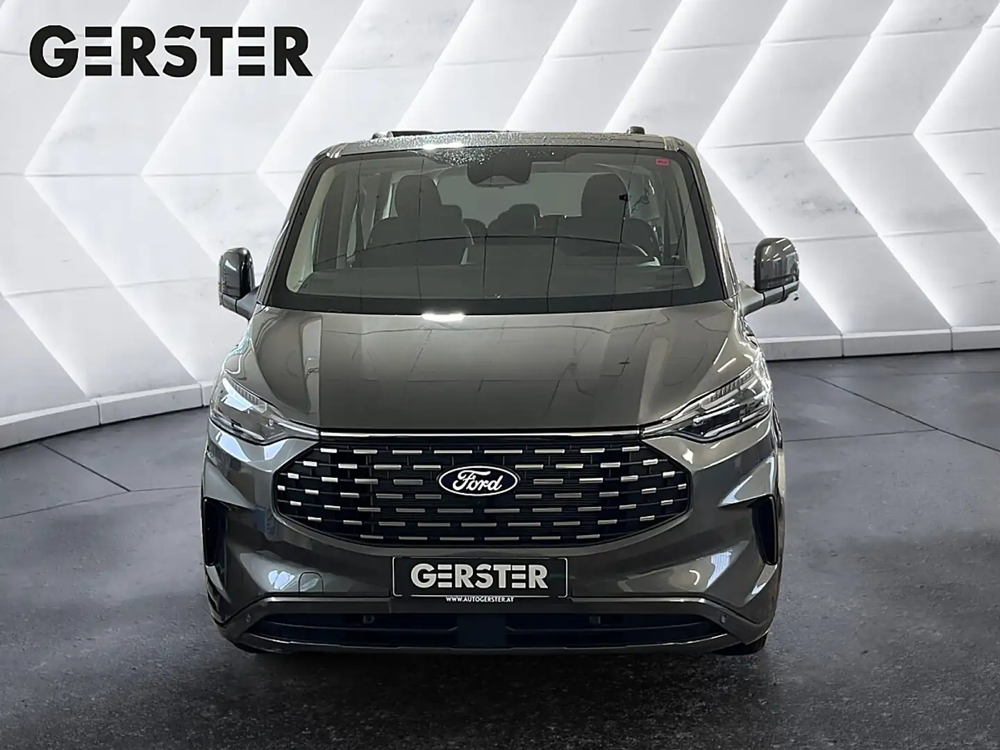 Ford Tourneo Custom Bus 2,0 EcoBlue 320 L1H1 FWD Titanium Aut. Grau - 2