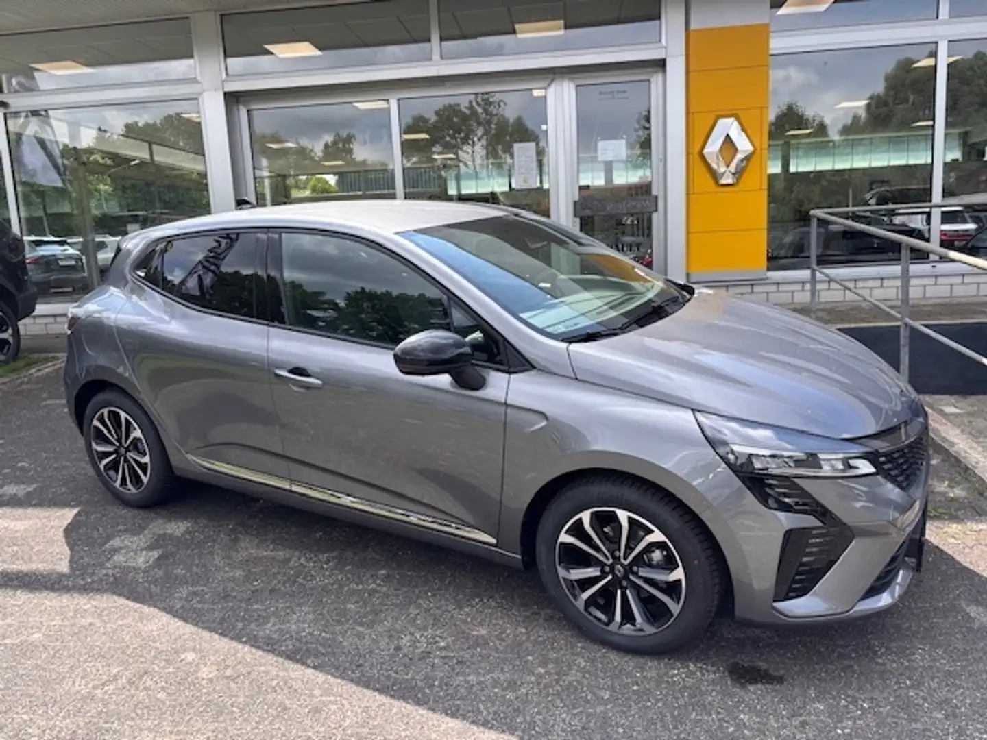 Renault Clio Techno TCe 90 Grigio - 1