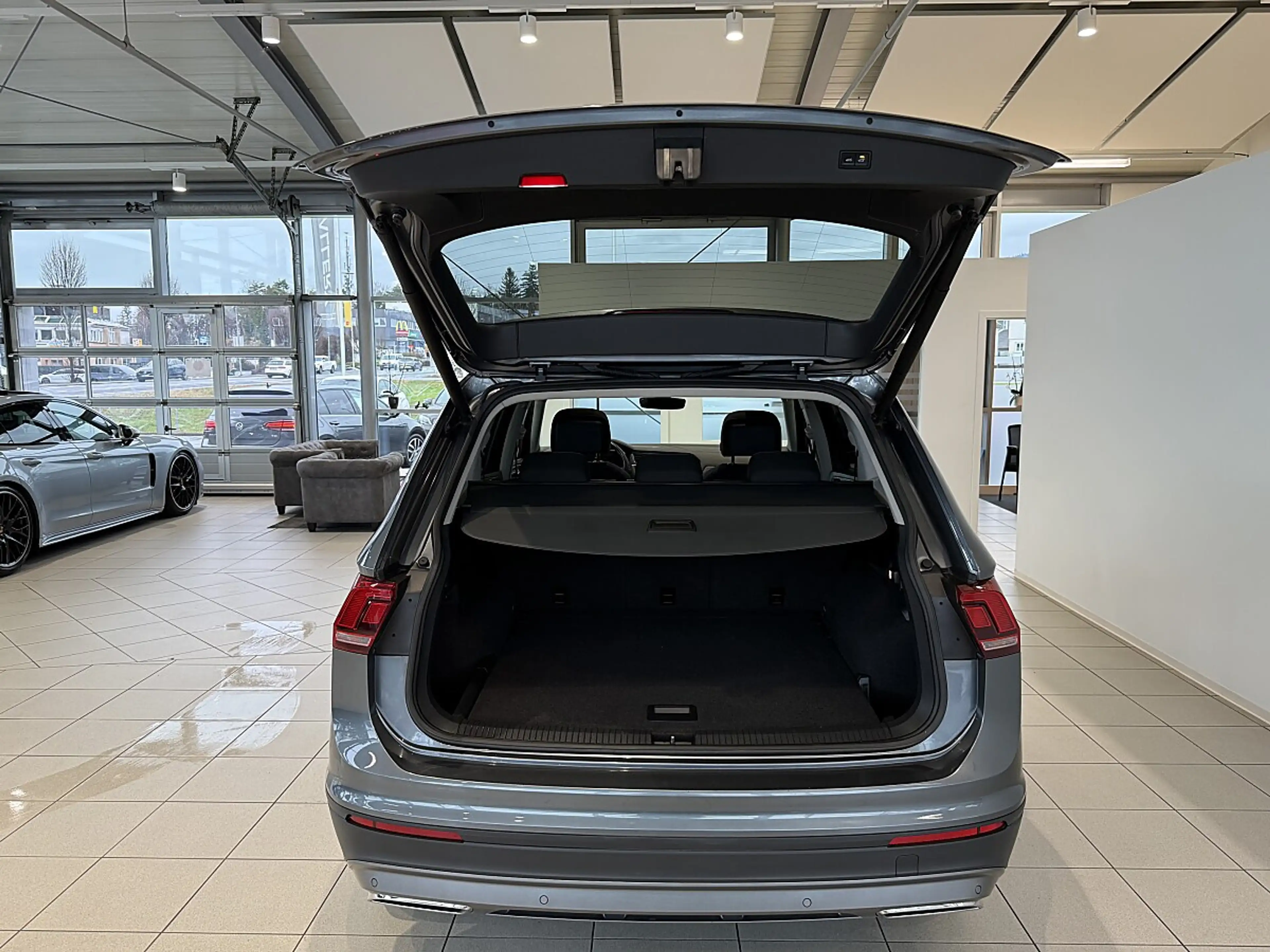 Volkswagen Tiguan Allspace Tiguan 2,0 TDI SCR 4Motion Allspace DSG *AHK*Pa... — photo 6