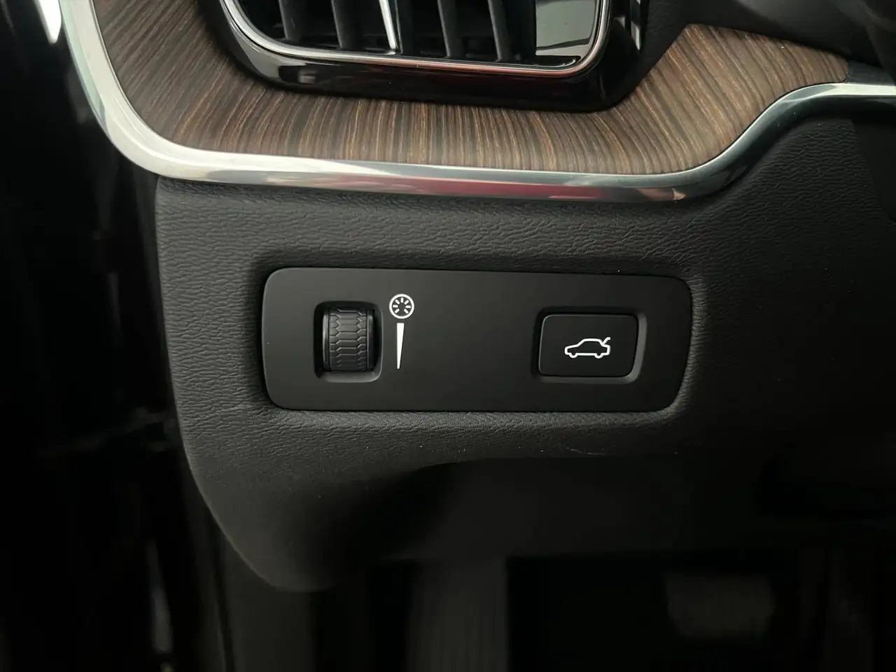 Volvo XC60 II 2018 2.0 b4 Inscription awd auto my20, миниатюра 12