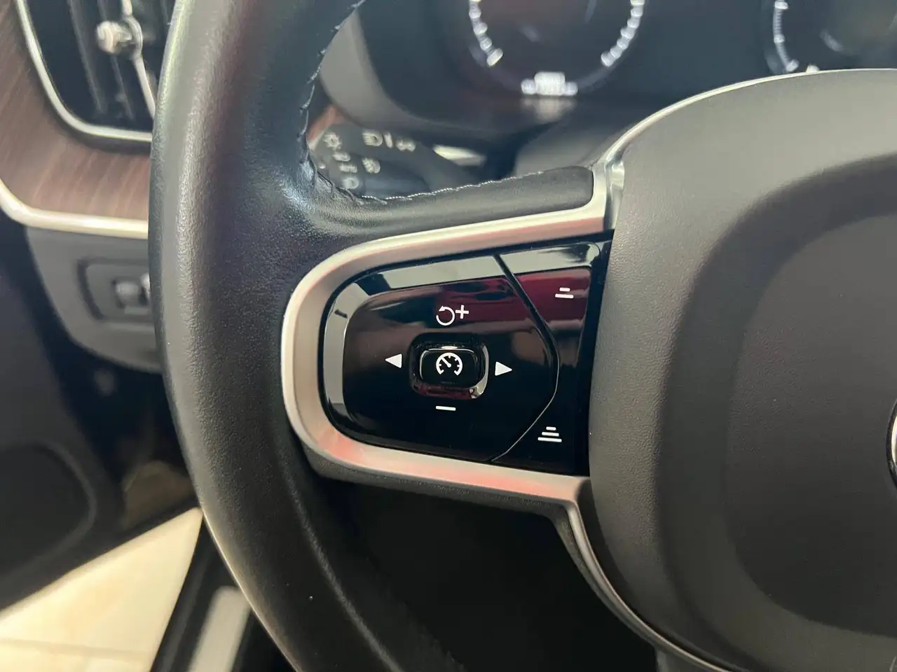 Volvo XC60 II 2018 2.0 b4 Inscription awd auto my20, миниатюра 10
