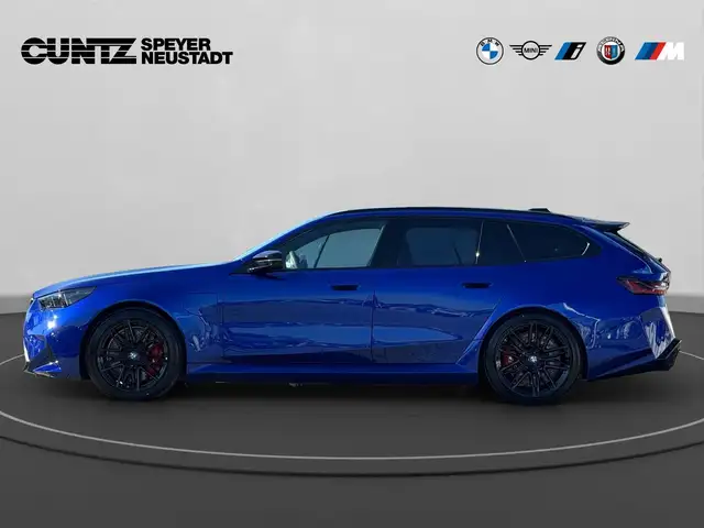 BMW M5 view 9